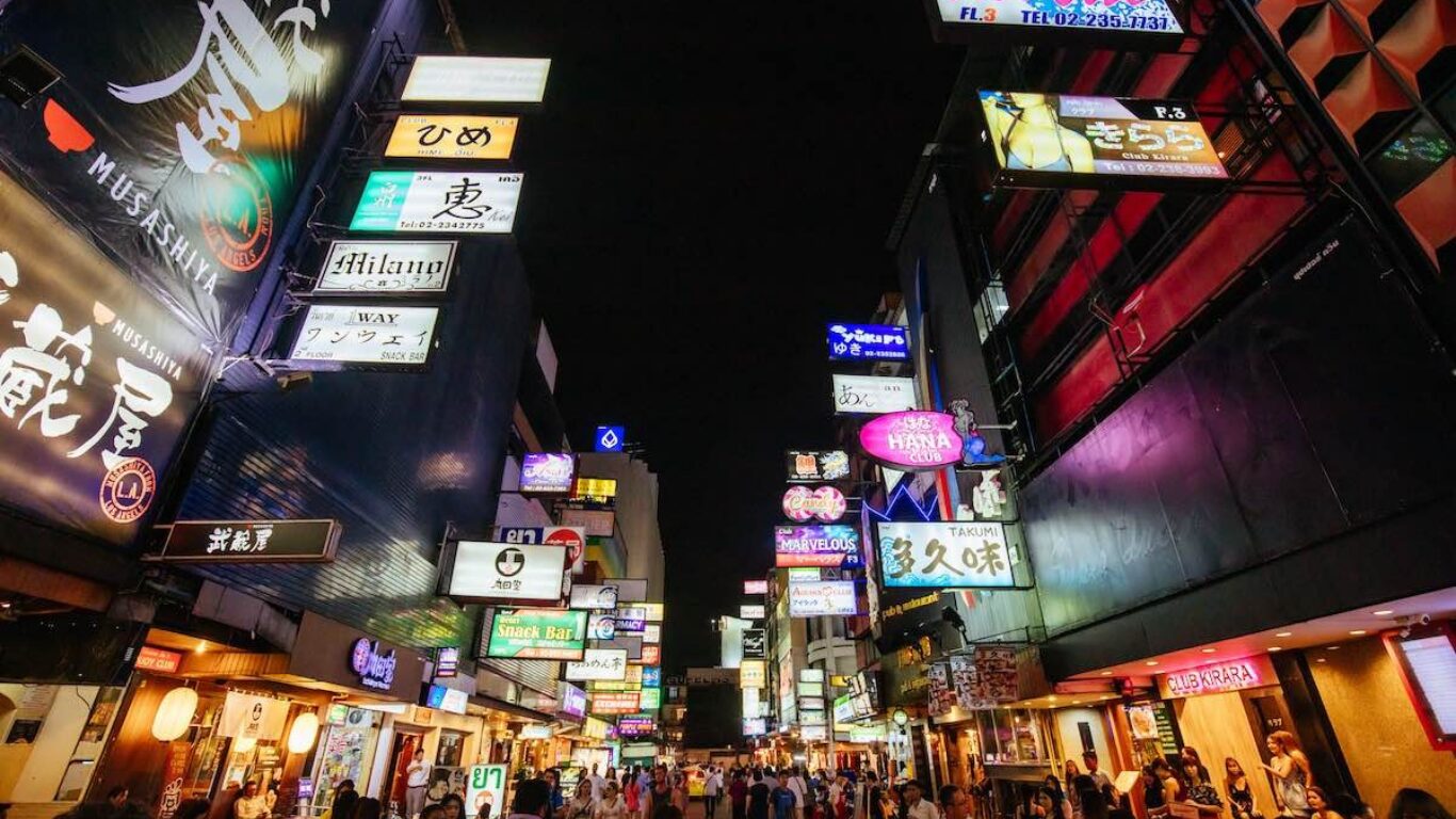 Patpong Night Market & Silom Evening