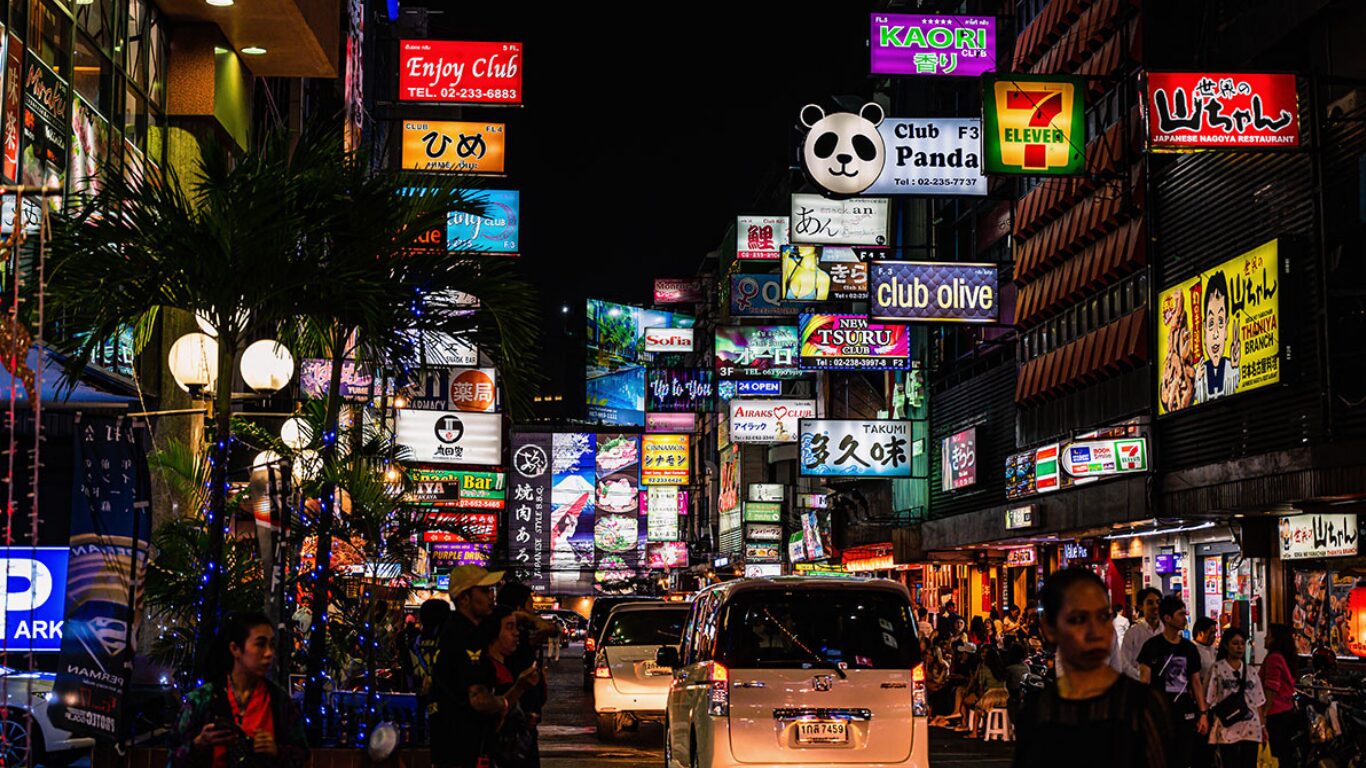 Stop 8_ Patpong Night Market & Silom Evening