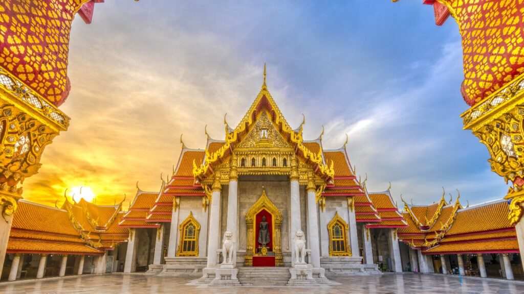 1. ใต้ข้อความ 1. Wat Phra Kaew Temple of the Emerald Buddha