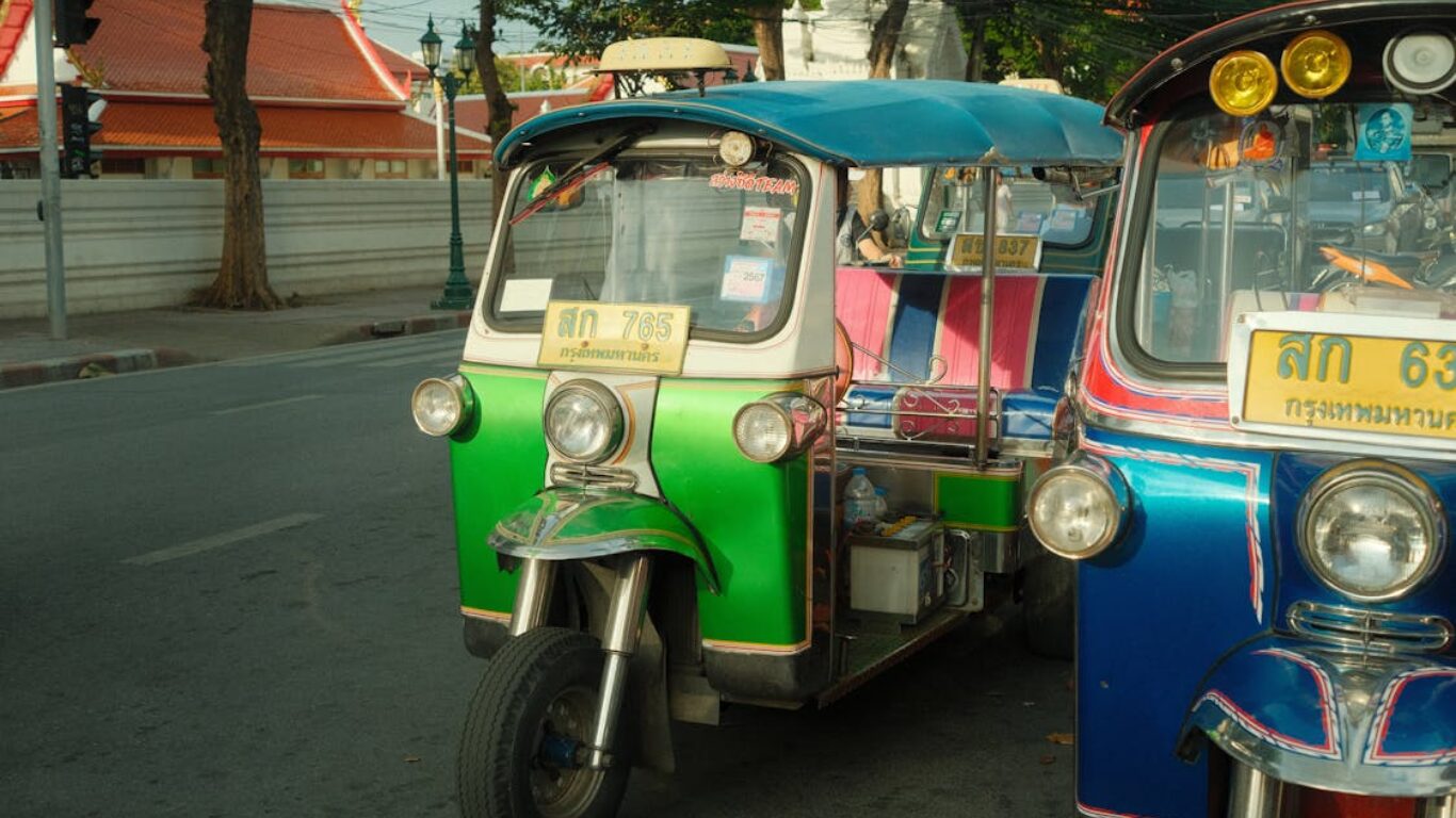 Why the Tourist Boat Bangkok Experience Stands Apart