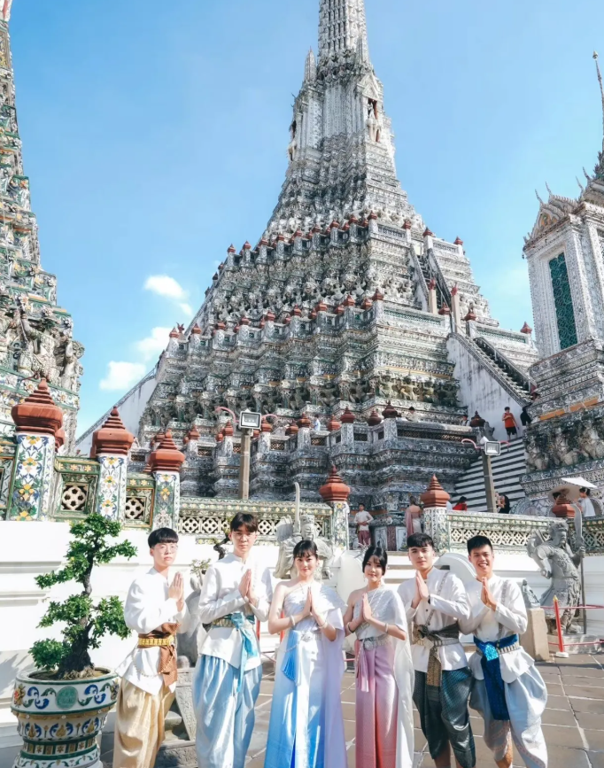 Thai Costume Rental Bangkok by Absolute Thai