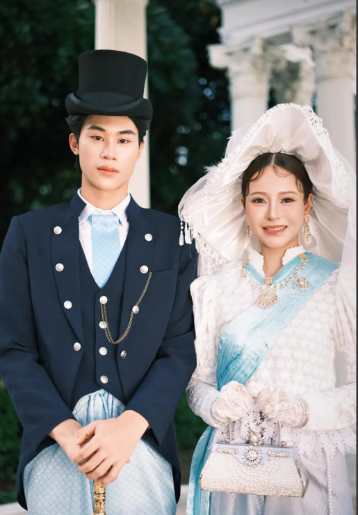 Thai Costume Rental (Rama V Era) by Absolute Thai Studio in Bangkok